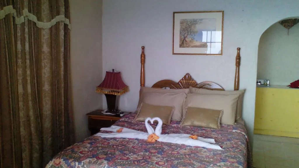 Ocean Breeze Hotel Southfield