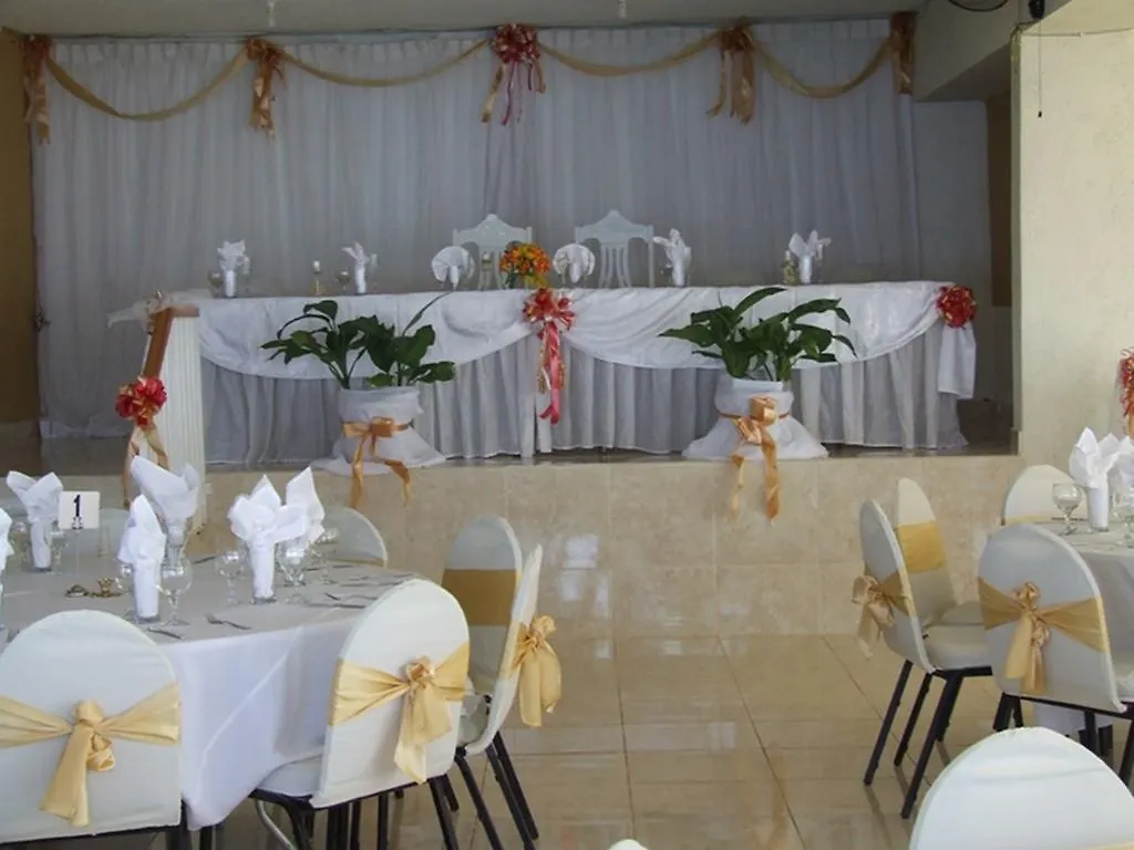 Ocean Breeze Hotel Southfield