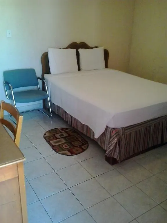 Ocean Breeze Hotel Southfield