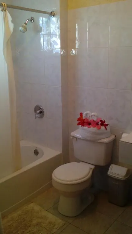 Ocean Breeze Hotel Southfield